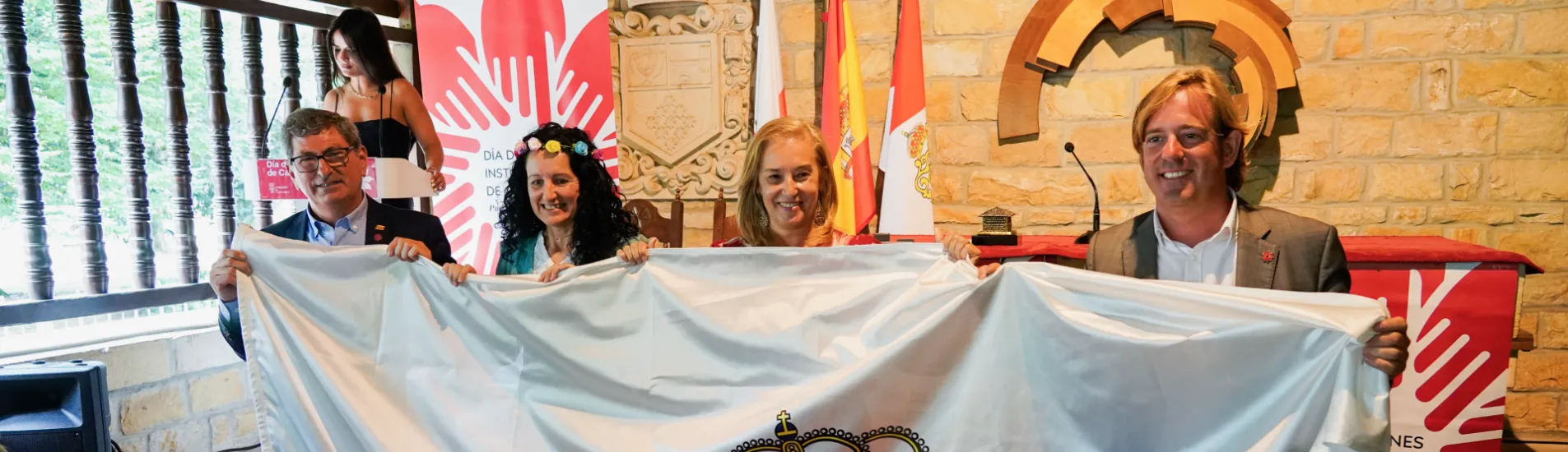 Entrega de la bandera de Cantabria 