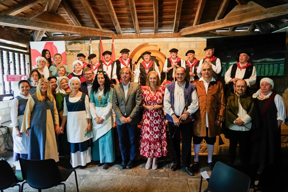 Entrega de la bandera de Cantabria