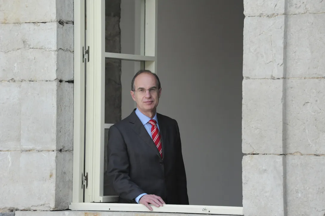 El presidente del Parlamento lamenta el fallecimiento de Emilio Botín